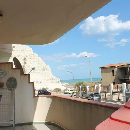 Casa Claudia Realmonte